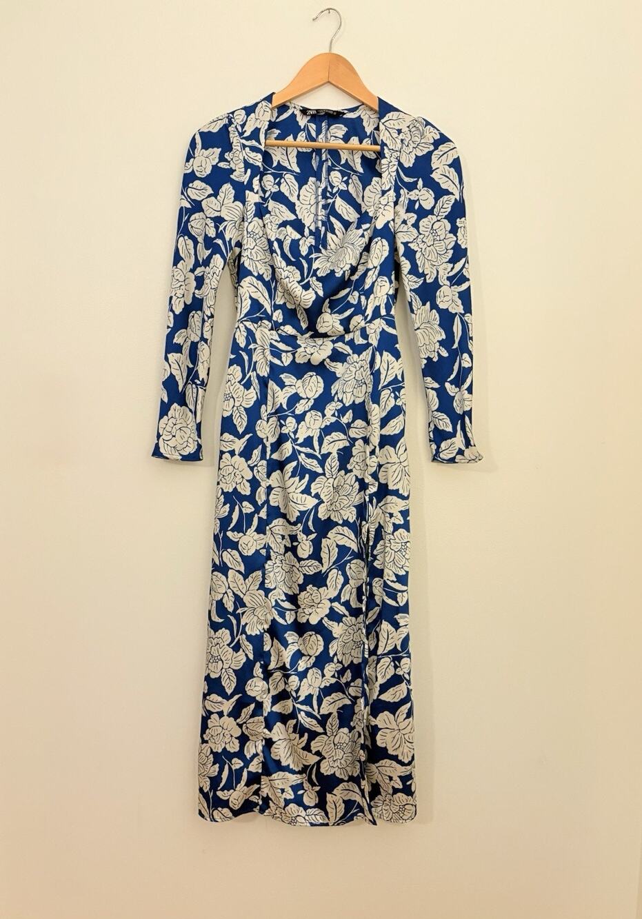 Zara Dress Women’s Blue And Cream Floral Pattern Size XS Midi Slit